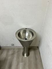 Paslanmaz Çelik Ayaklı Huni Lavabo